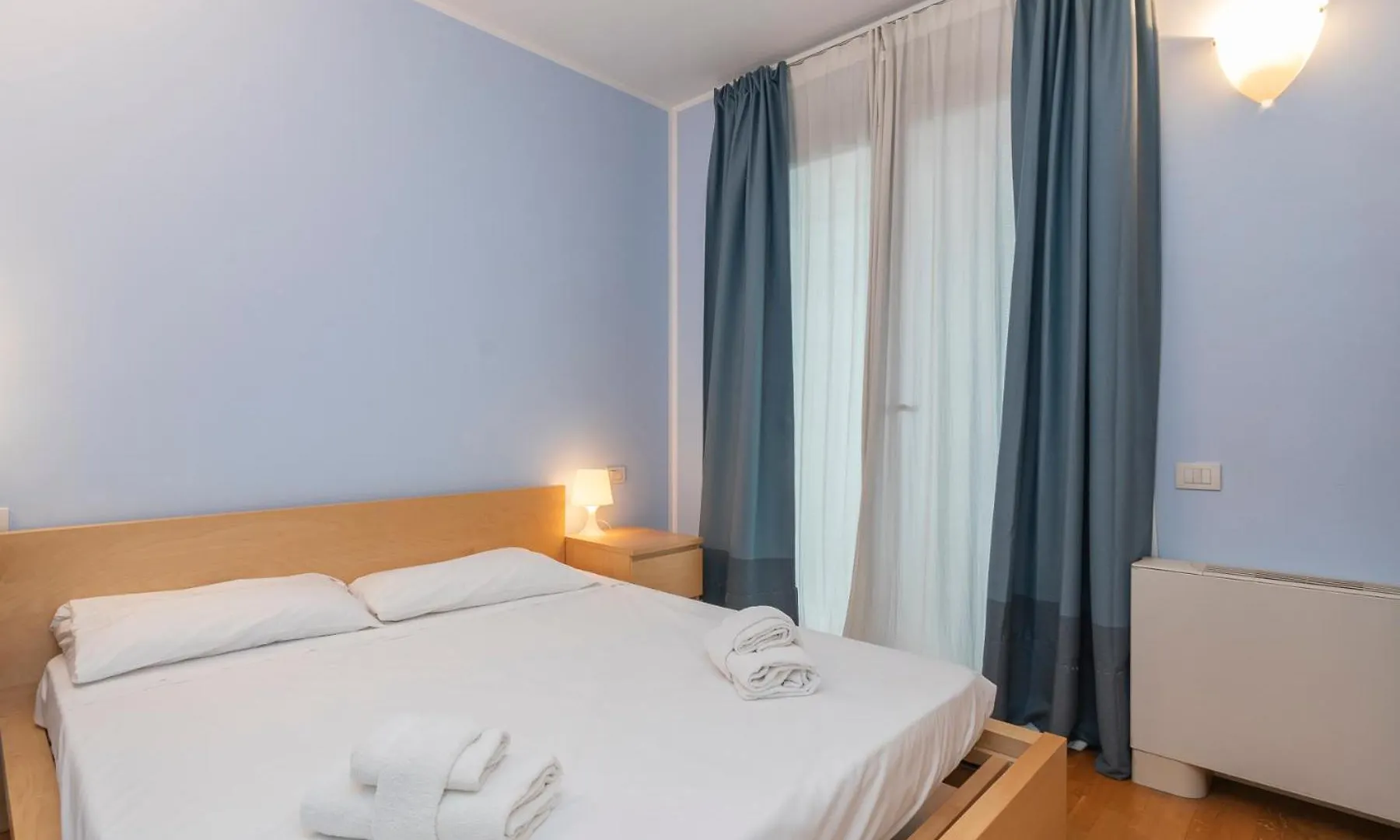 Xenia Apartments - Spacious Three-Room Apartment 10 Min From Linate Milan