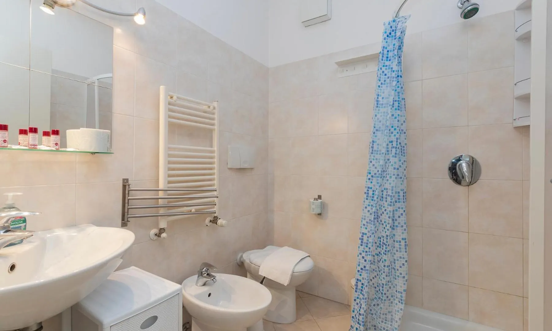 Xenia Apartments - Spacious Three-Room Apartment 10 Min From Linate Milan